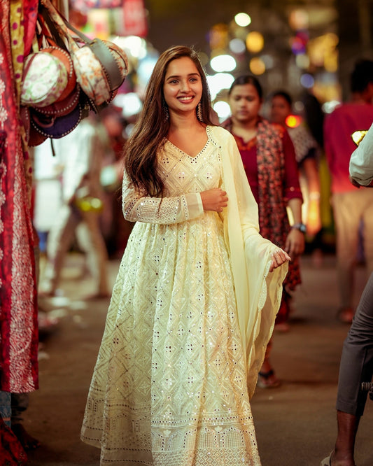 LIKSHA LAKHNAWI EMBROIDERED GEORGETTE ANARKALI FULLY STITCHED SUIT SET OFF WAITE-115