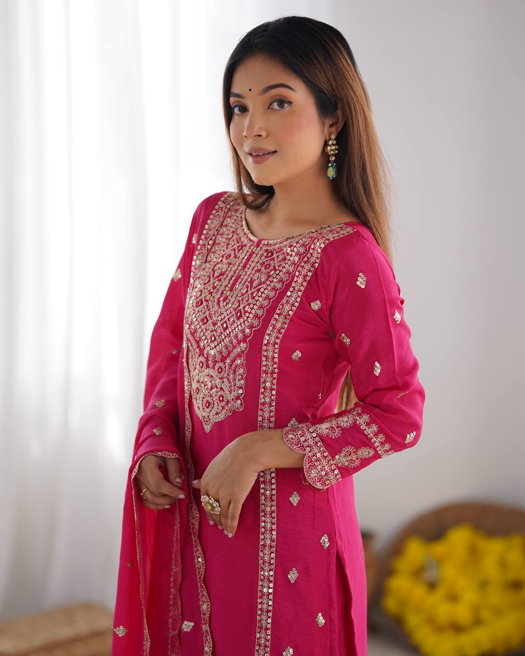 Exclusive Designer Suit – Elevate Your Ethnic Look