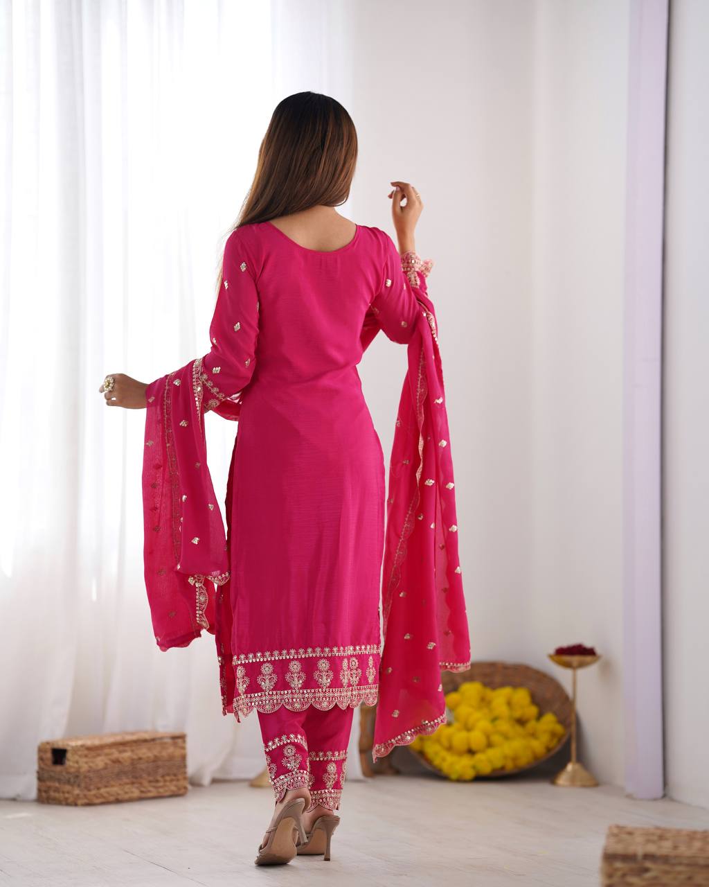 Exclusive Designer Suit – Elevate Your Ethnic Look